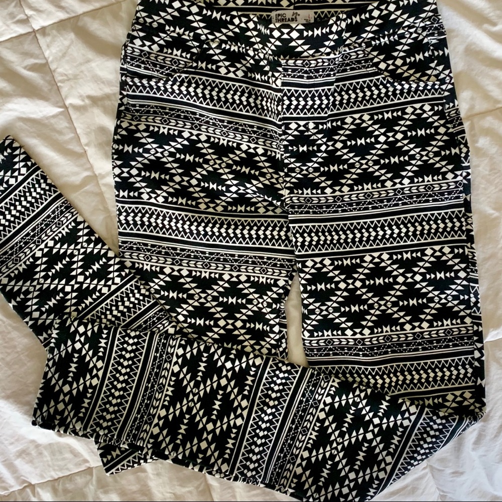 SOLD.   NWOT Epic Threads leggings